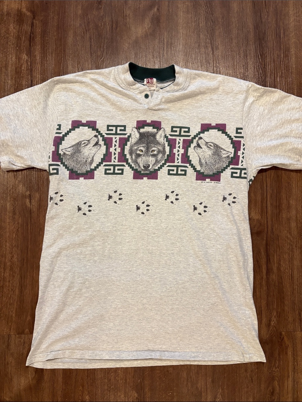 Vintage single stitch men’s xl wolf shirt